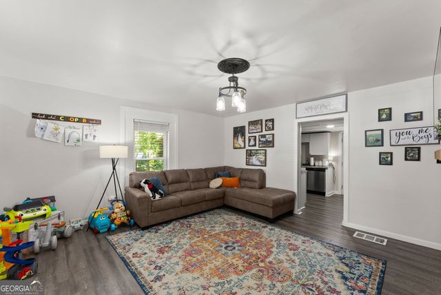 48 Chestnut Street, Commerce, GA 30529