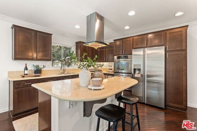14830 Huston Street, Los Angeles, CA 91403