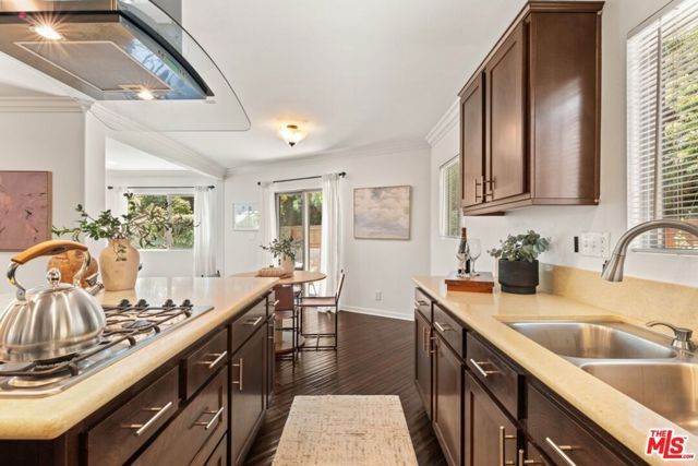 14830 Huston Street, Los Angeles, CA 91403