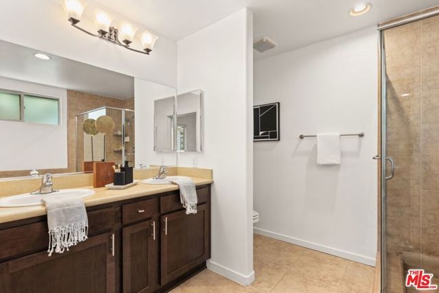14830 Huston Street, Los Angeles, CA 91403