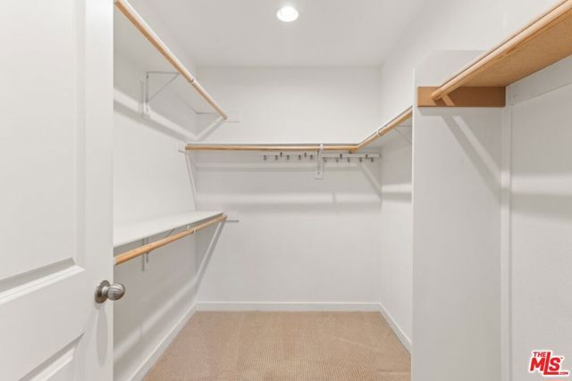 14830 Huston Street, Los Angeles, CA 91403