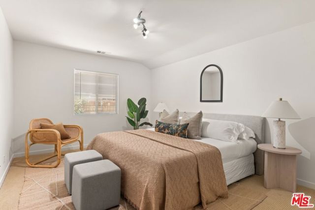 14830 Huston Street, Los Angeles, CA 91403