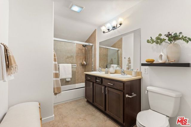 14830 Huston Street, Los Angeles, CA 91403