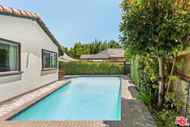 14830 Huston Street, Los Angeles, CA 91403