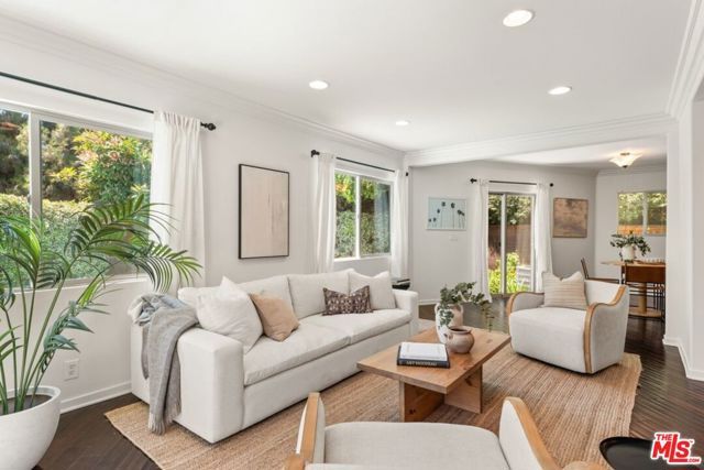 14830 Huston Street, Los Angeles, CA 91403