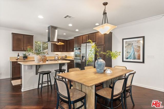 14830 Huston Street, Los Angeles, CA 91403