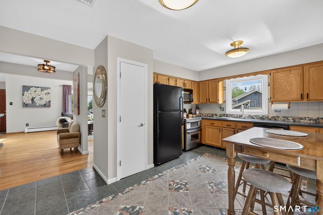 18 Harnish Lane, Wallingford, CT 06492