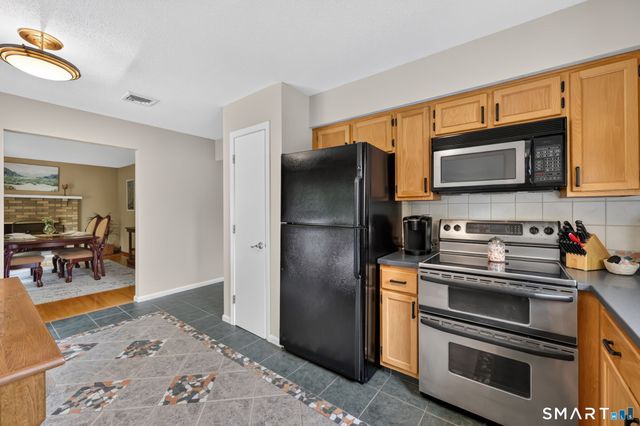 18 Harnish Lane, Wallingford, CT 06492