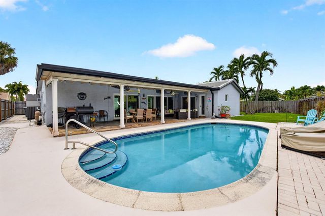 6521 Woodbury Road, Boca Raton, FL 33433