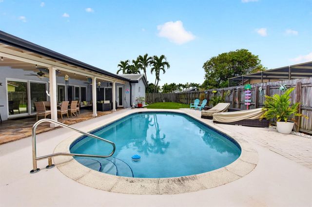 6521 Woodbury Road, Boca Raton, FL 33433
