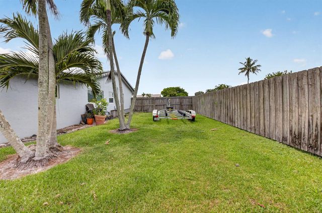 6521 Woodbury Road, Boca Raton, FL 33433