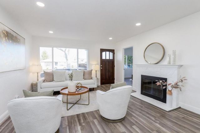 2904 El Sobrante Street, Santa Clara, CA 95051