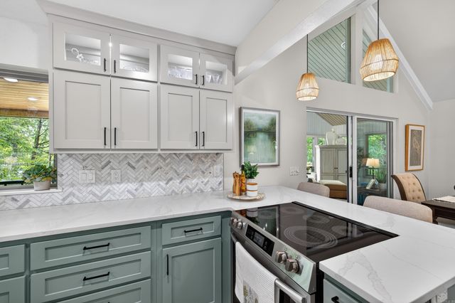 4 Ligadura Lane, Hot Springs Village, AR 71909