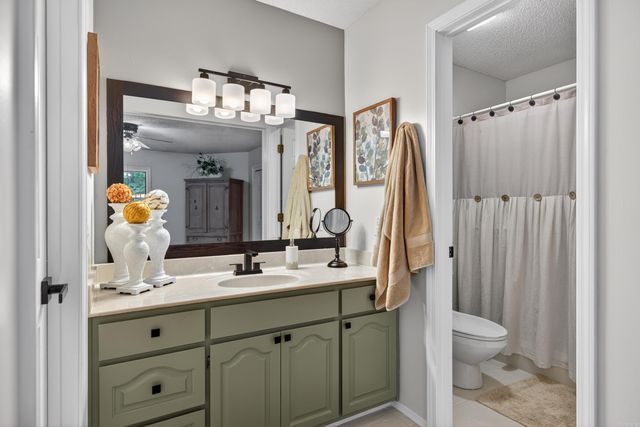 4 Ligadura Lane, Hot Springs Village, AR 71909