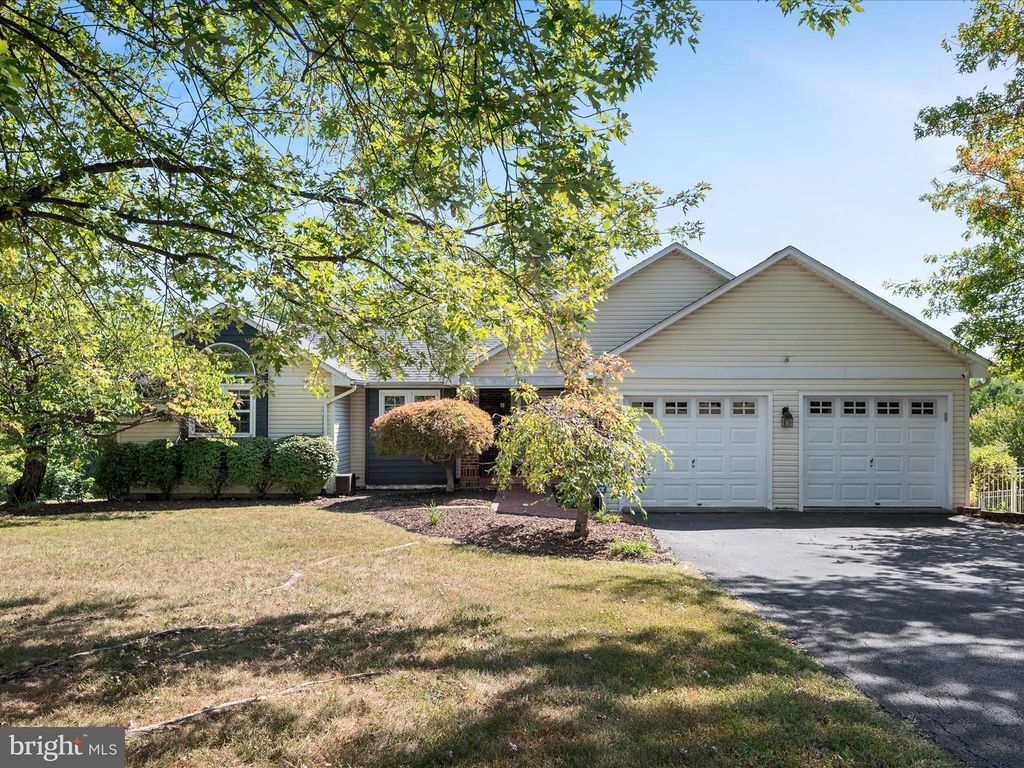 252 PUNKIN RIDGE DR, Clear Brook, VA 22624