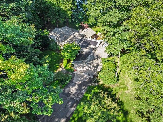 7135 Mccords Avenue, Alto, MI 49302