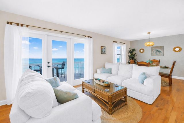 5102 COQUINA KEY DRIVE SE D, St Petersburg, FL 33705