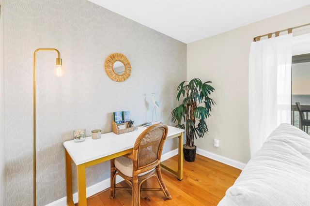 5102 COQUINA KEY DRIVE SE D, St Petersburg, FL 33705