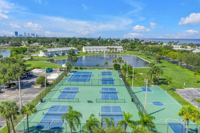 5102 COQUINA KEY DRIVE SE D, St Petersburg, FL 33705