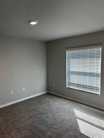 2807 34th St, Lehigh Acres, FL 33971