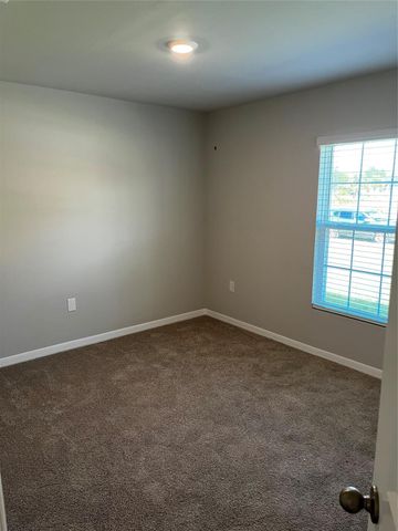 2807 34th St, Lehigh Acres, FL 33971