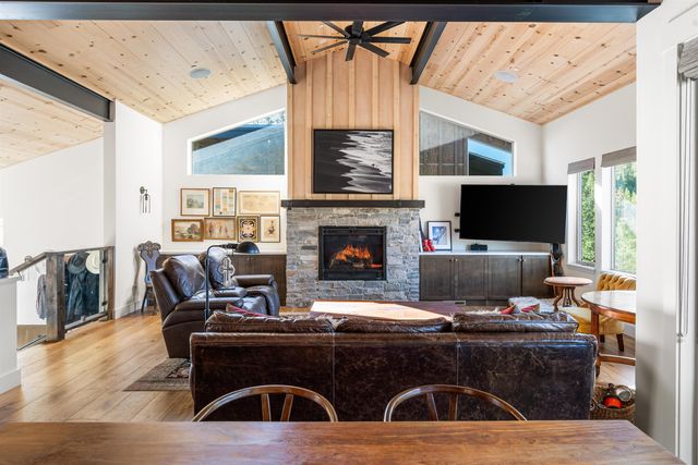 11658 McClintock Loop, Truckee, CA 96161