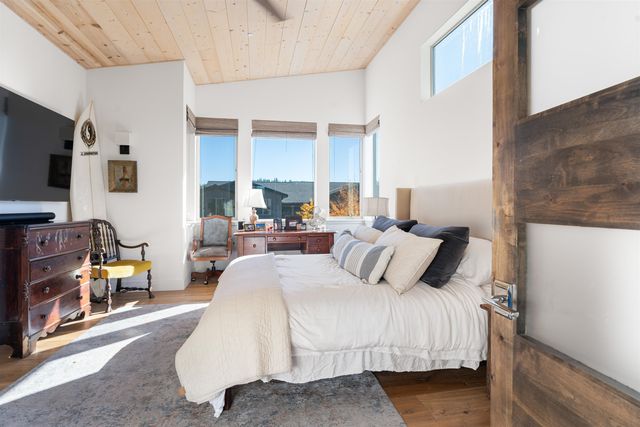 11658 McClintock Loop, Truckee, CA 96161