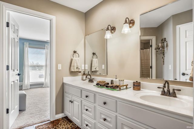 11130 Crosstree Court, Fort Wayne, IN 46814