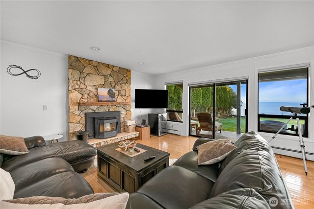 8539 Semiahmoo Drive, Blaine, WA 98230