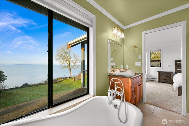 8539 Semiahmoo Drive, Blaine, WA 98230