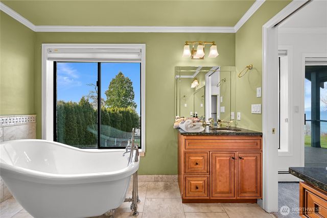 8539 Semiahmoo Drive, Blaine, WA 98230