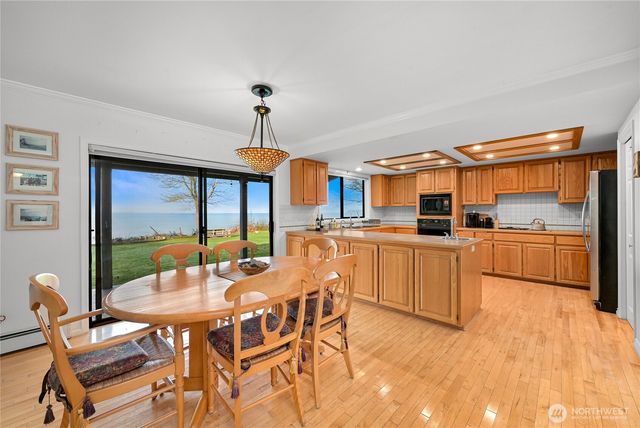 8539 Semiahmoo Drive, Blaine, WA 98230