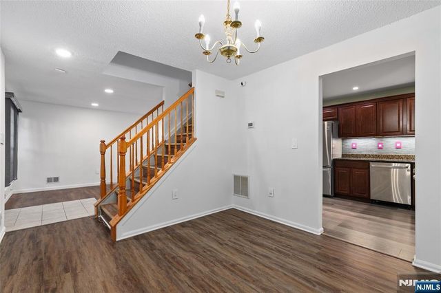94 Callahan Court 2203, Newark, NJ 07103