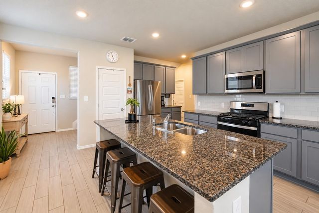 160 Honey Oak LN, New Braunfels, TX 78130