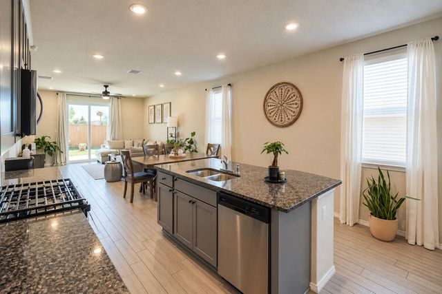 160 Honey Oak LN, New Braunfels, TX 78130