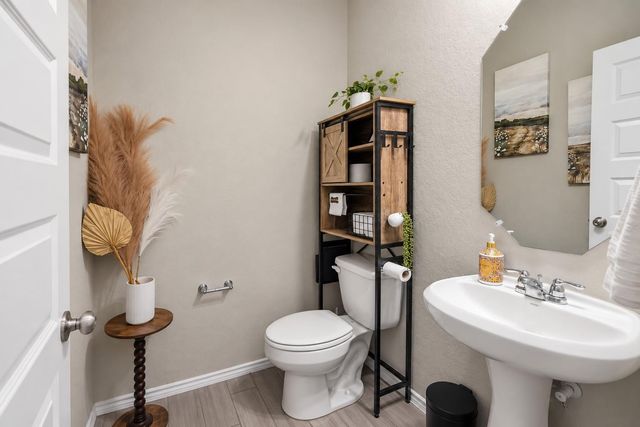160 Honey Oak LN, New Braunfels, TX 78130