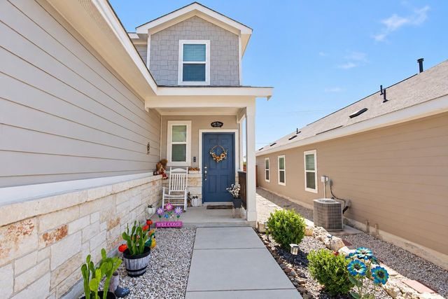 160 Honey Oak LN, New Braunfels, TX 78130
