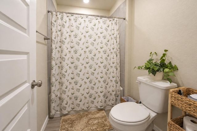 160 Honey Oak LN, New Braunfels, TX 78130