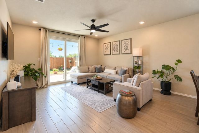 160 Honey Oak LN, New Braunfels, TX 78130