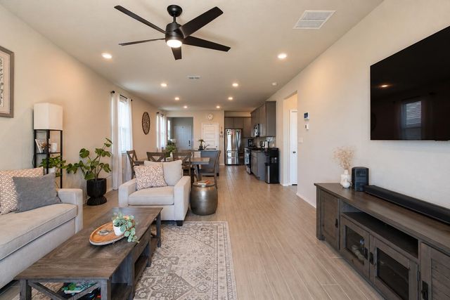 160 Honey Oak LN, New Braunfels, TX 78130