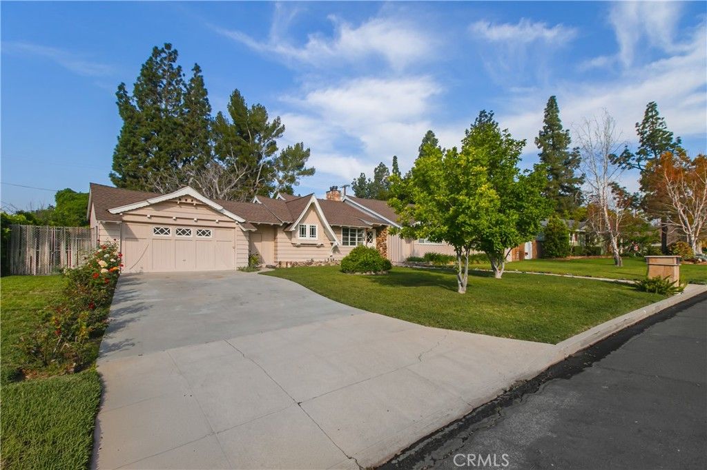 Image 3 of property listing at 9659 Calvin, Northridge, CA 91324