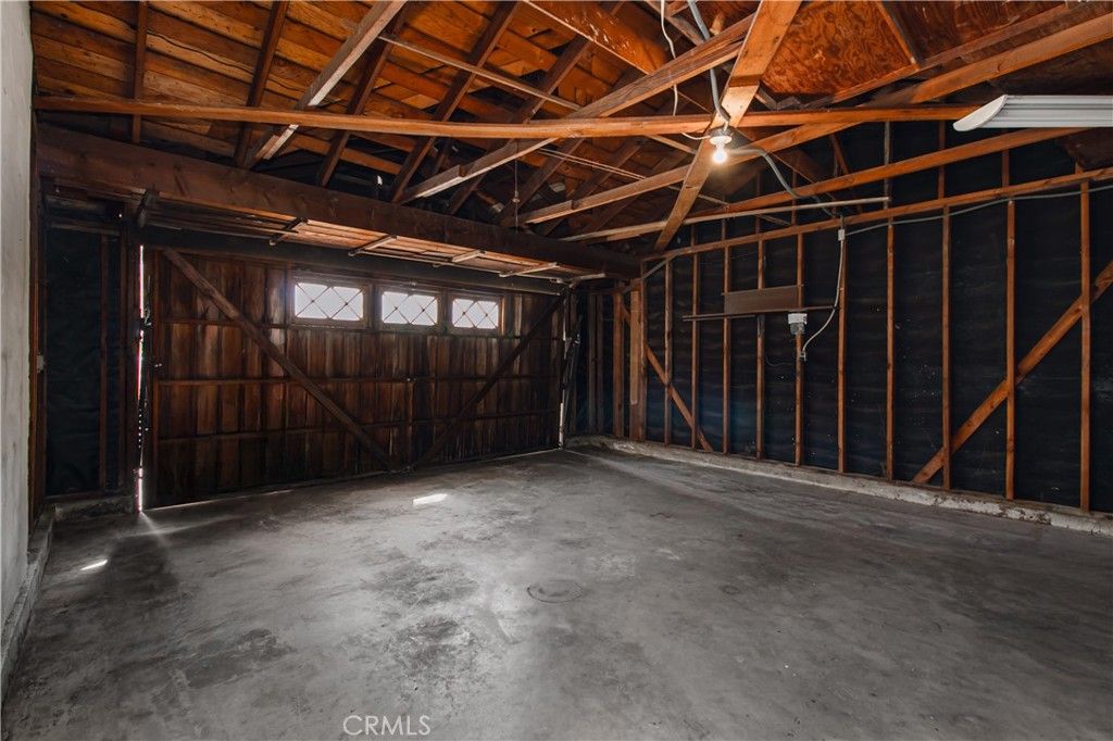 Image 32 of property listing at 9659 Calvin, Northridge, CA 91324