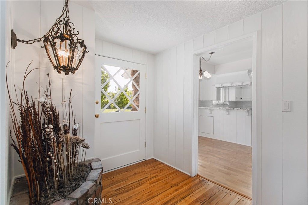 Image 5 of property listing at 9659 Calvin, Northridge, CA 91324