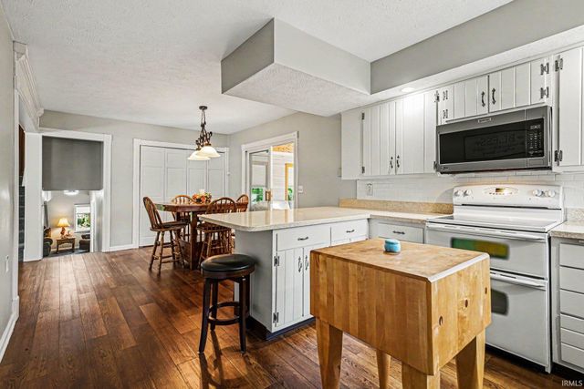 14349 Ireland Road, Mishawaka, IN 46544