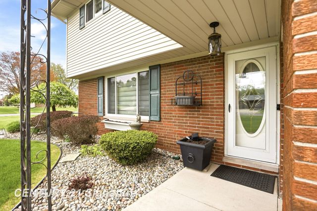 7165 Burmeister Drive, Saginaw, MI 48609