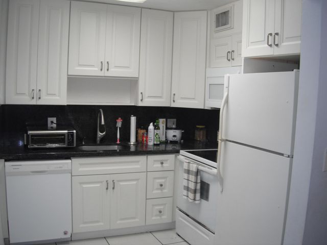 4169 SW 67TH Avenue 205A, Davie, FL 33314