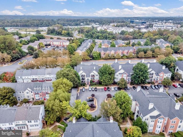 4144 FOUNTAINSIDE LN #304, Fairfax, VA 22030