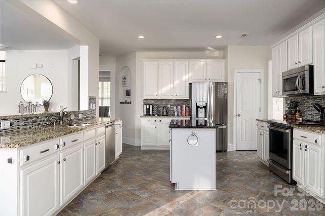 11018 Royal Colony Drive, Waxhaw, NC 28173