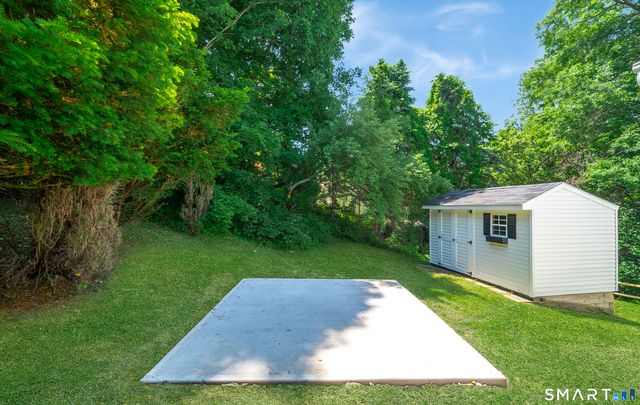 1425 James Farm Road, Stratford, CT 06614