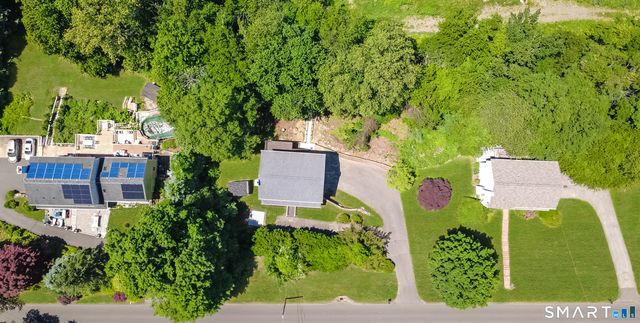 1425 James Farm Road, Stratford, CT 06614